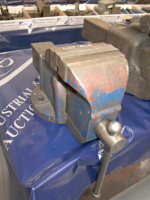 125mm bench vice - Equipment located at: Peterboro...
