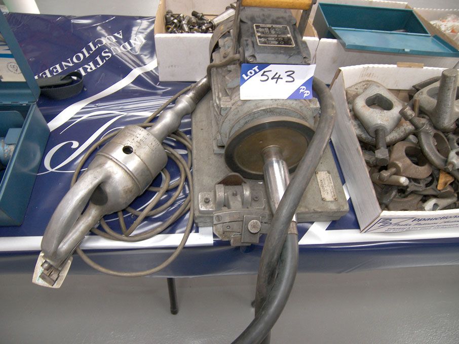 Coborn type 1 power scrapper, 240v - Equipment loc...