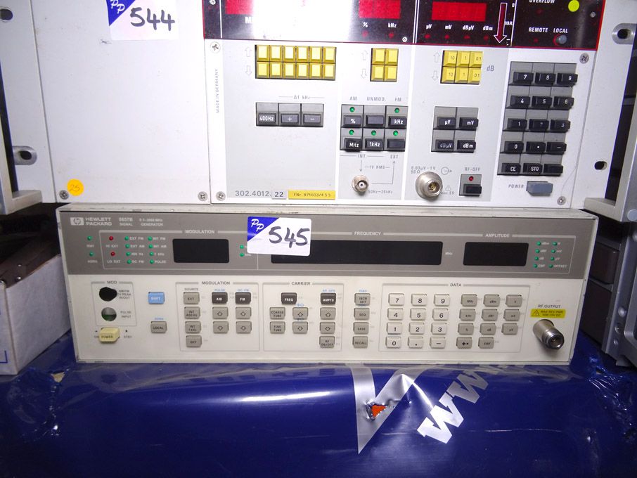 HP 8657B signal generator 0.1 - 2060MHz - lot loca...
