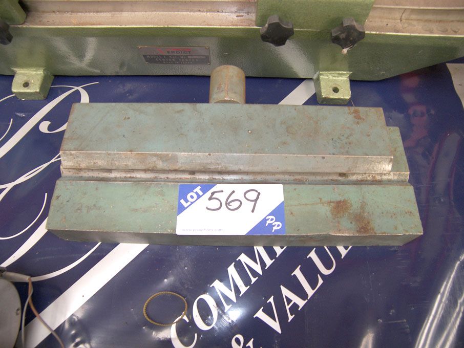 350mm wide 'V' pressbrake tool - Equipment located...