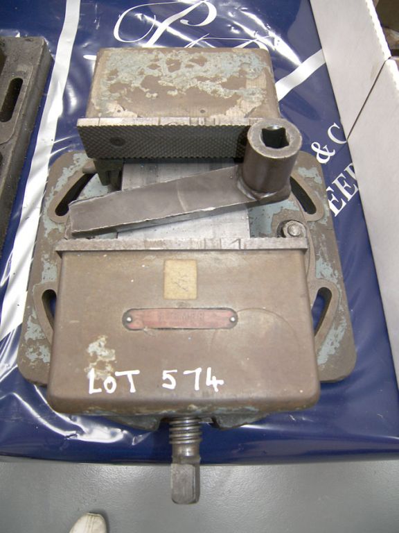 Dormer 150mm swivel machine vice - Equipment locat...