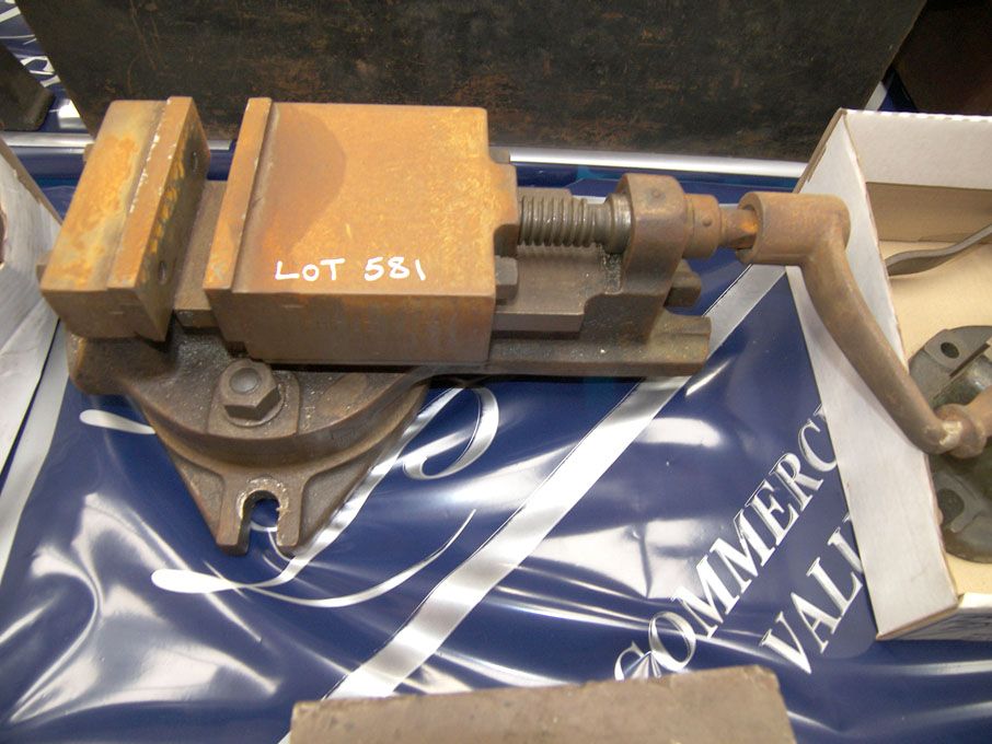 150mm swivel machine vice - Equipment located at:...
