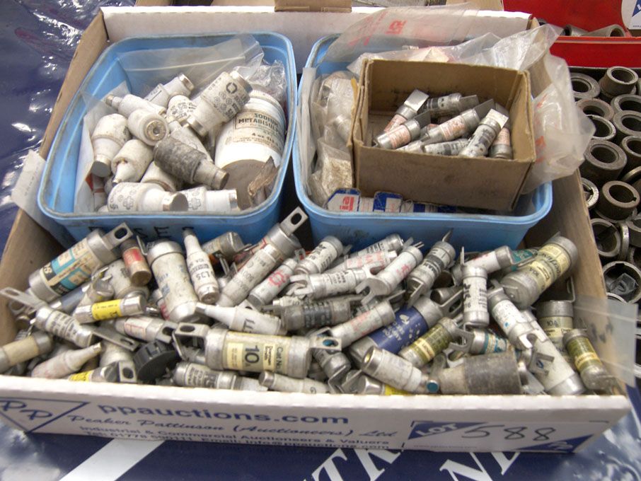 Qty various Dorman Smith fuses - Equipment located...