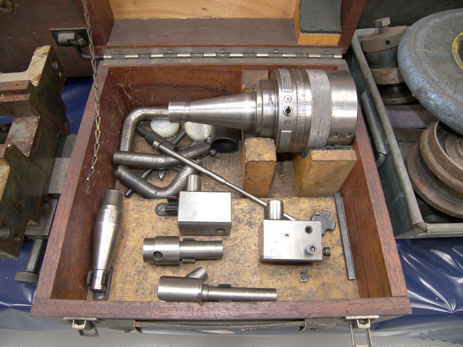 40 int boring head with equipment in wooden case -...