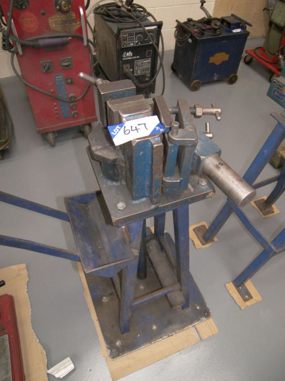 No2 100mm x 6mm Miracle Bar bender on base - Equip...