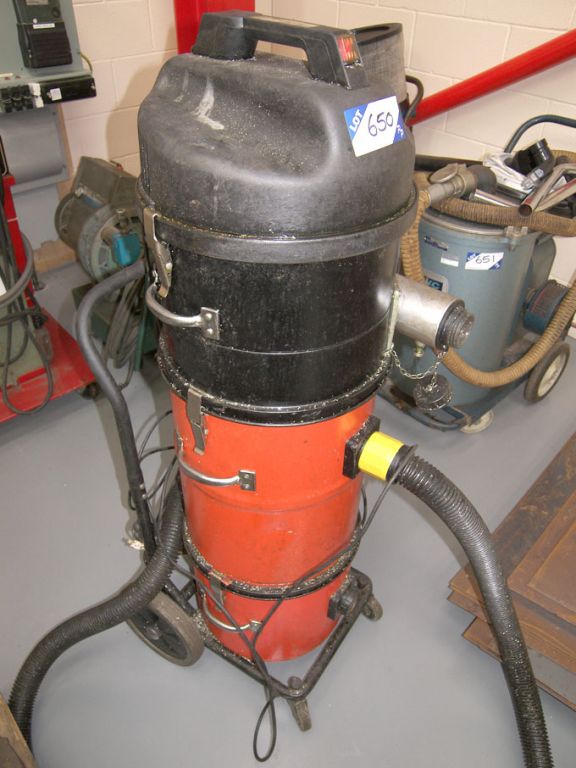 Numatic 240v industrial hoover - Equipment located...