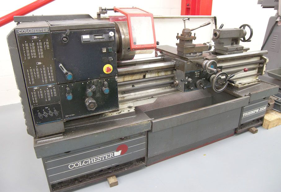 Colchester Triumph VS2500 gap bed centre lathe, 7....