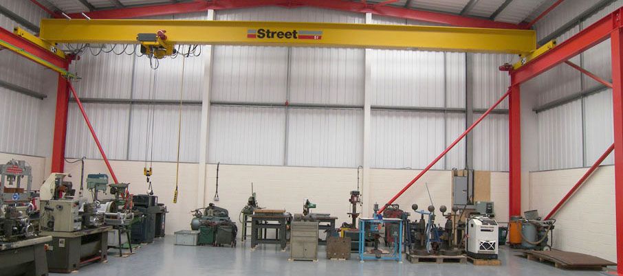 Street single girder overhead crane, 5 ton SWL, 6....