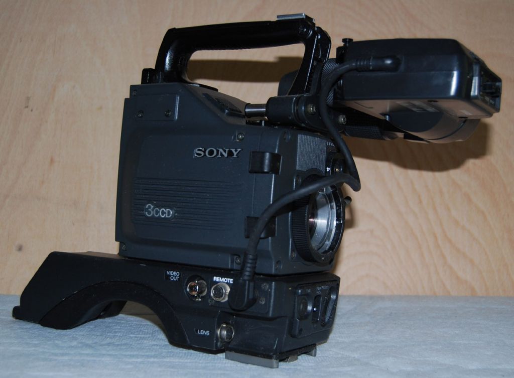 SONY DXC-537P camera head with monocular viewfinde...