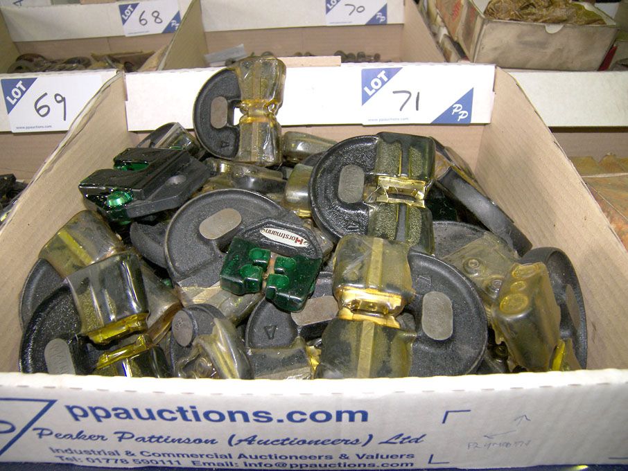Qty various caliper gauges - Equipment located at:...