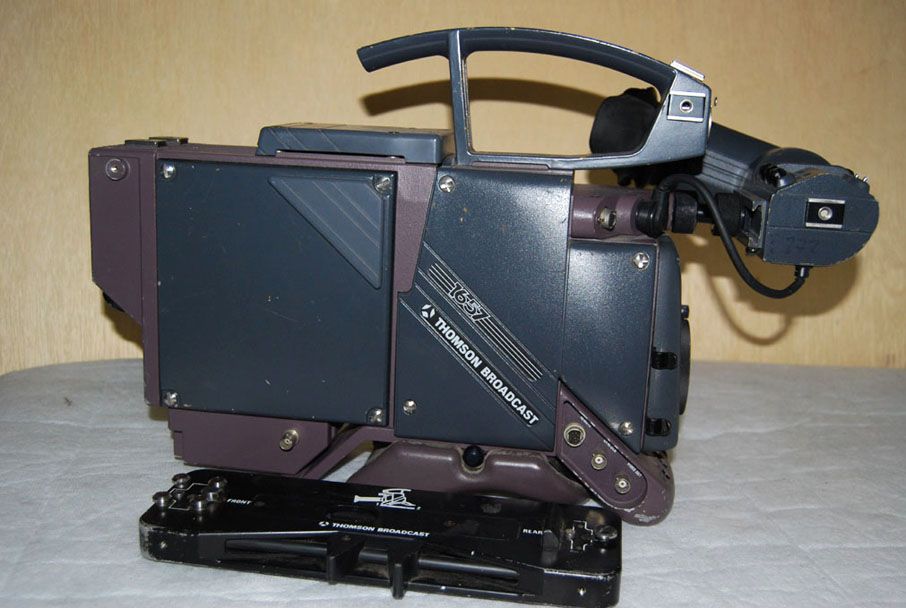 THOMSON 1657W camera, monocular viewfinder & triax...