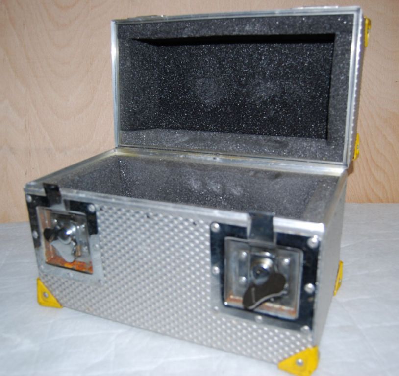 Flightcase to fit Sony DXF-50 or BVF50 viewfinder...