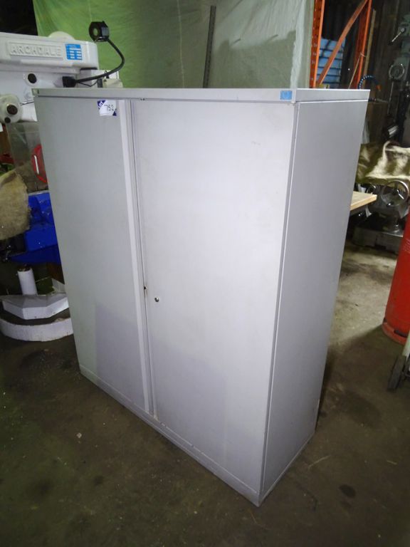 2 door storage cabinet - lot located at: PP Salero...