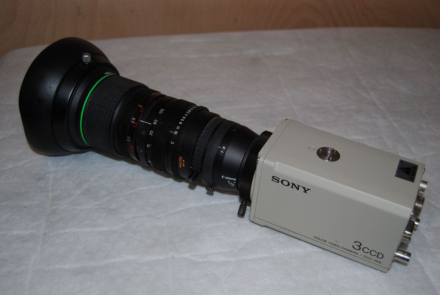 SONY DXC-930P 1/2" 3 CCD colour camera with Canon...