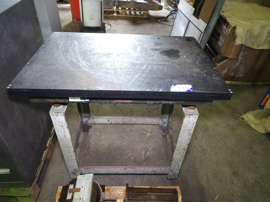 Crown 900x600mm grade A granite surface table - lo...