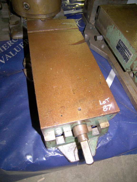 Elliot 150mm machine vice - Equipment located at:...