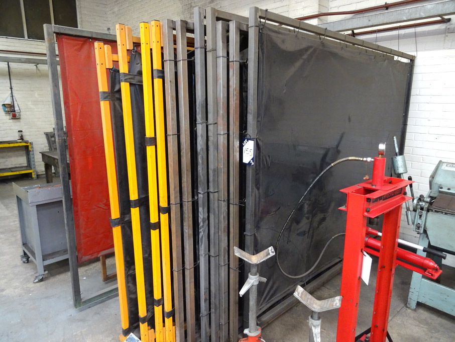 Qty various fixed / mobile welding screens to 2500...