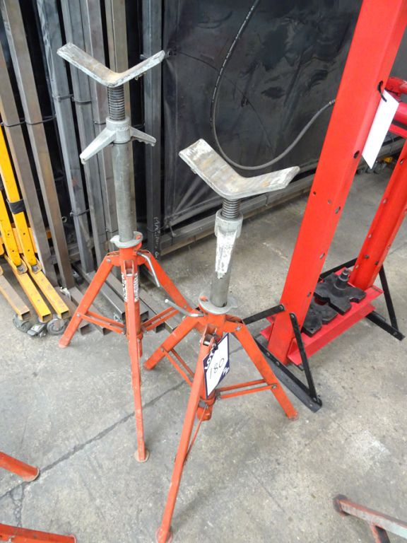 2x Ridgid VF-99 adjustable height pipe stands