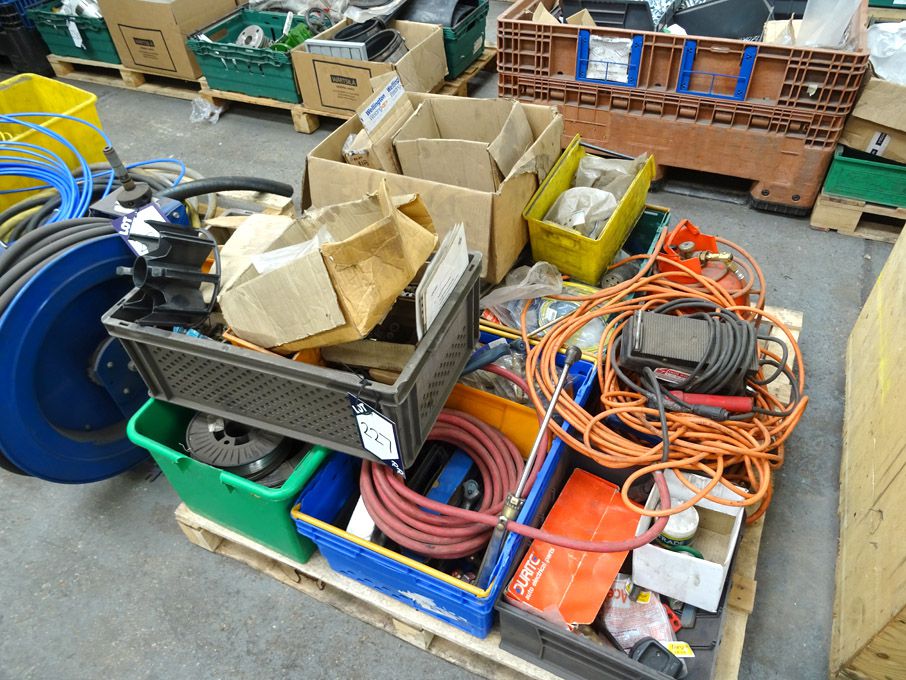 Large Qty various welding / cutting spares inc: wi...