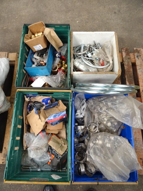 Qty various U-bolts, jubilee clips, brass pipe fit...