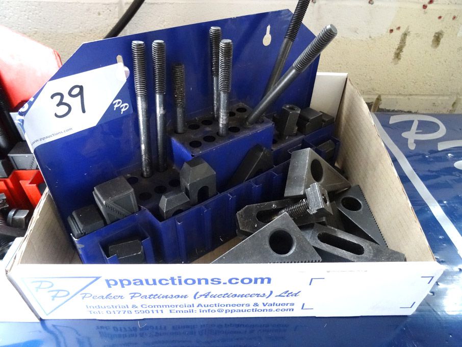 Machine clamping set