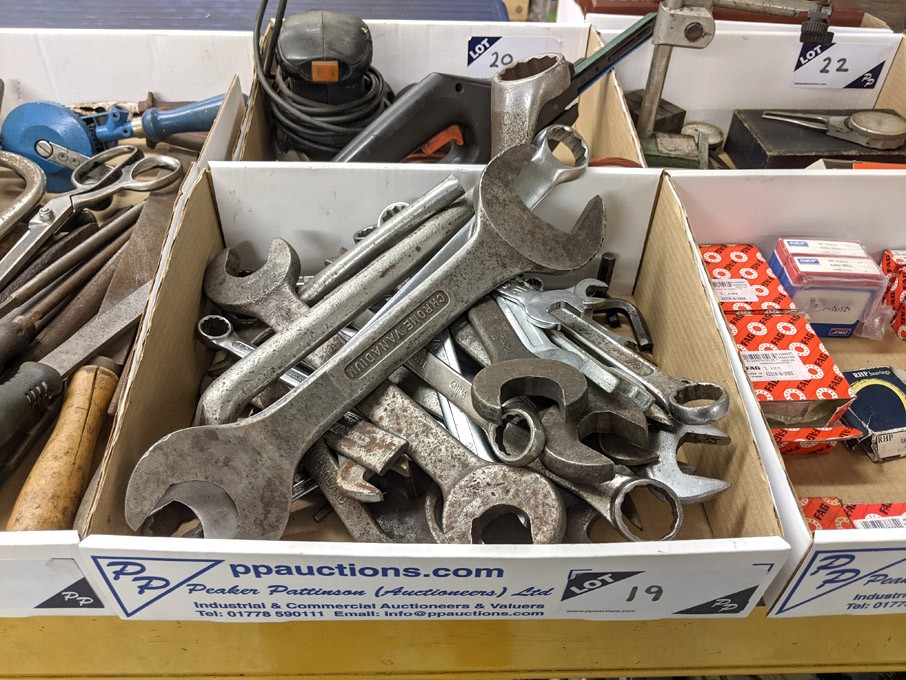 Qty various size spanners