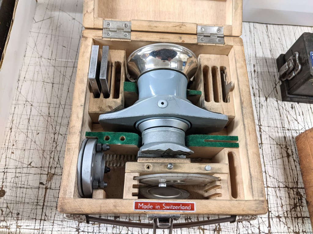 Ernst microtron instrument
