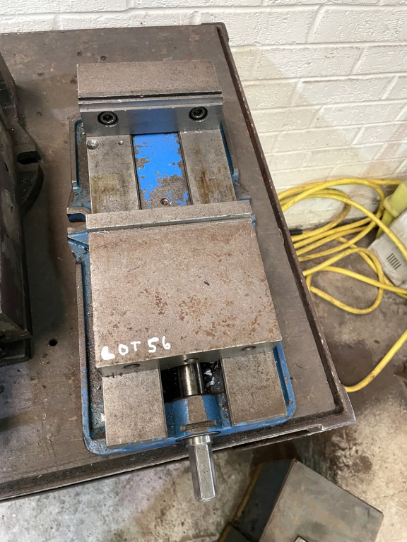 Kurt 150mm machine vice
