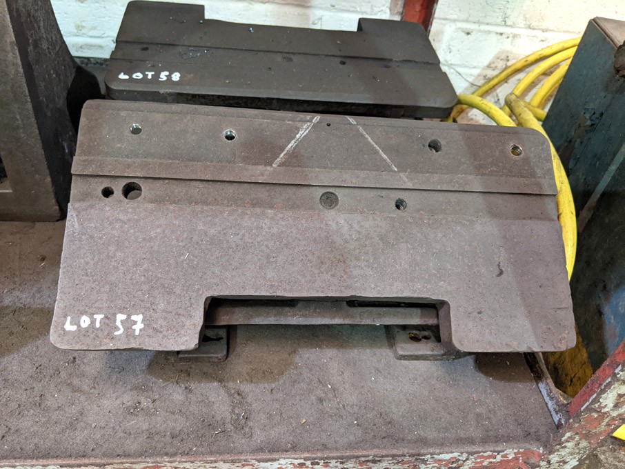 380x190mm approx tilting machine table