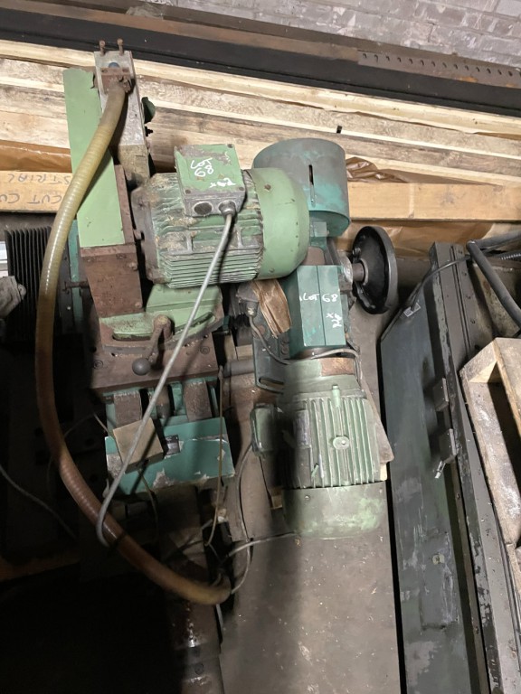 2x various motors / machine heads