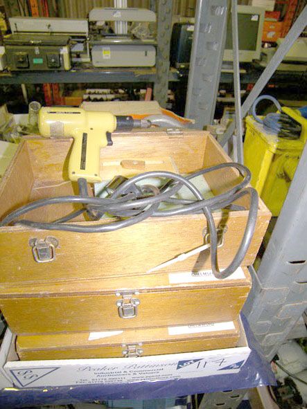 3x Standard Pneumatic 715-4 electric guns - Locate...