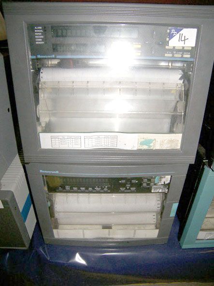 2x Honeywell paper chart recorders - Located at PP...