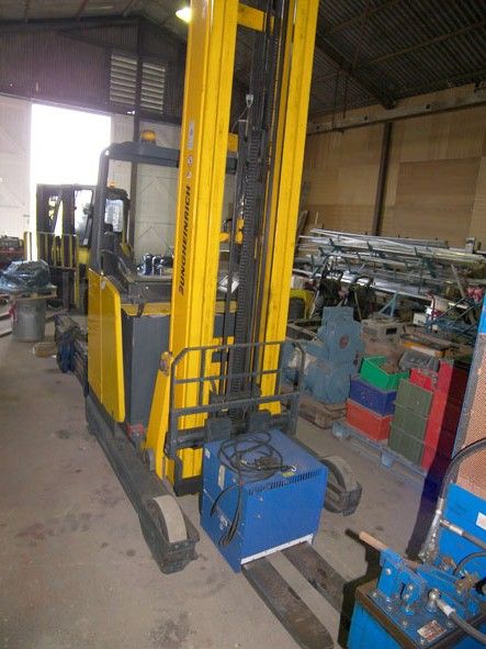Jungheinrich ETV320 electric side loader / reach t...