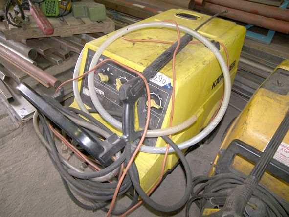 Karcher HDS580 steam cleaner - Located at PP Store...