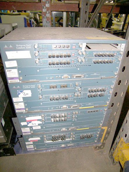 4x Cisco Catalyst 3200 workgroup stacks - Located...