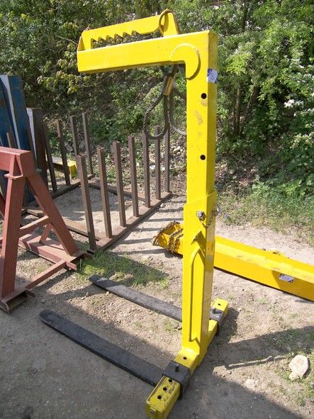 1 ton cap crane type pallet lifter, adjustable wid...