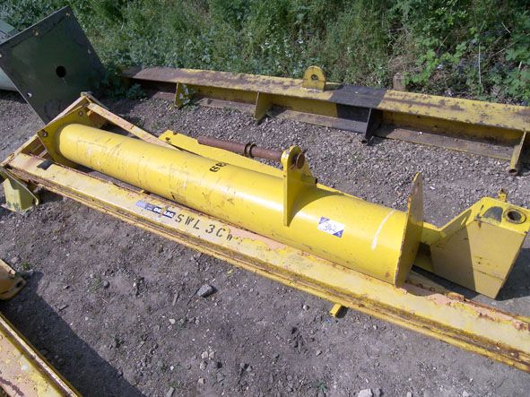 Pelloby floor mounted swing jib, 250kg SWL, 2000mm...