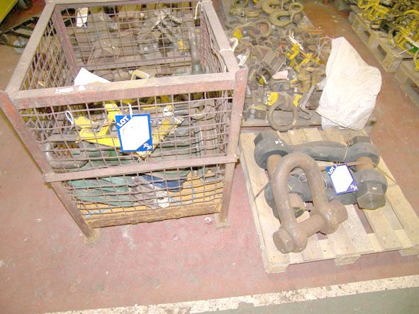 2x 25 ton swl shackles & 1x 40 ton swl shackle...