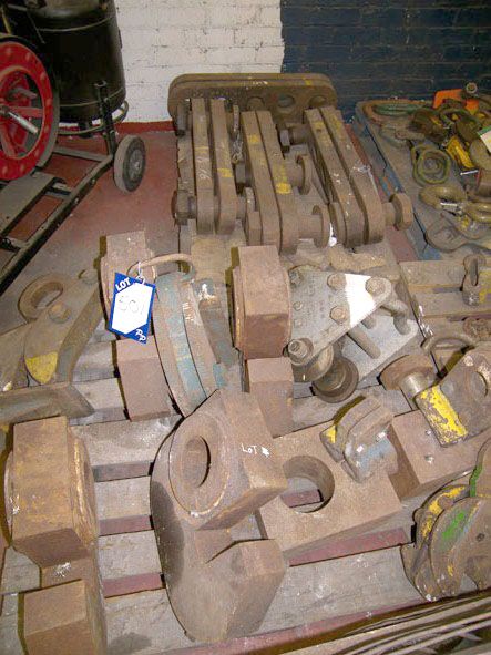 Qty sheet metal plate lifters, grabs & 4x 800mm wi...