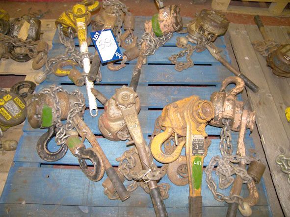 8x Yale 3 ton swl manual block & tackle pulleys (t...
