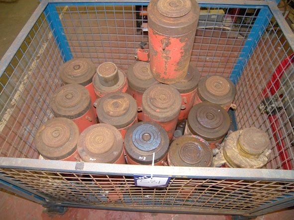 14x HI-Force hydraulic jacks, 150ton capacity, 700...