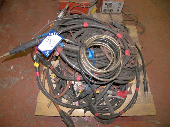 Qty various welding gun leads etc on pallet - Loca...