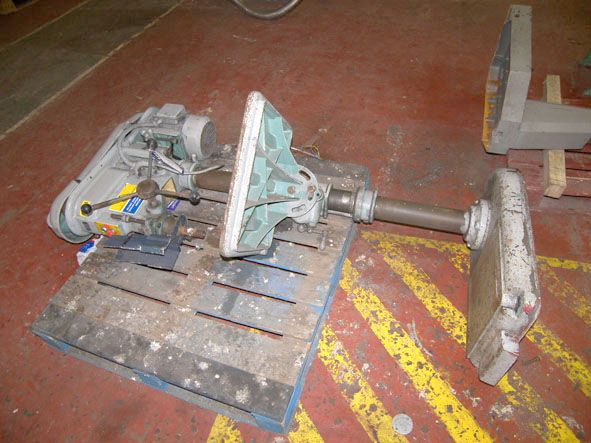 Similar single spindle pillar drill, 20x18" RF tab...