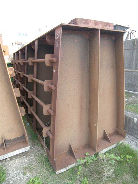 Steel berth stool, 5.5m long x 2.0m high (approx),...