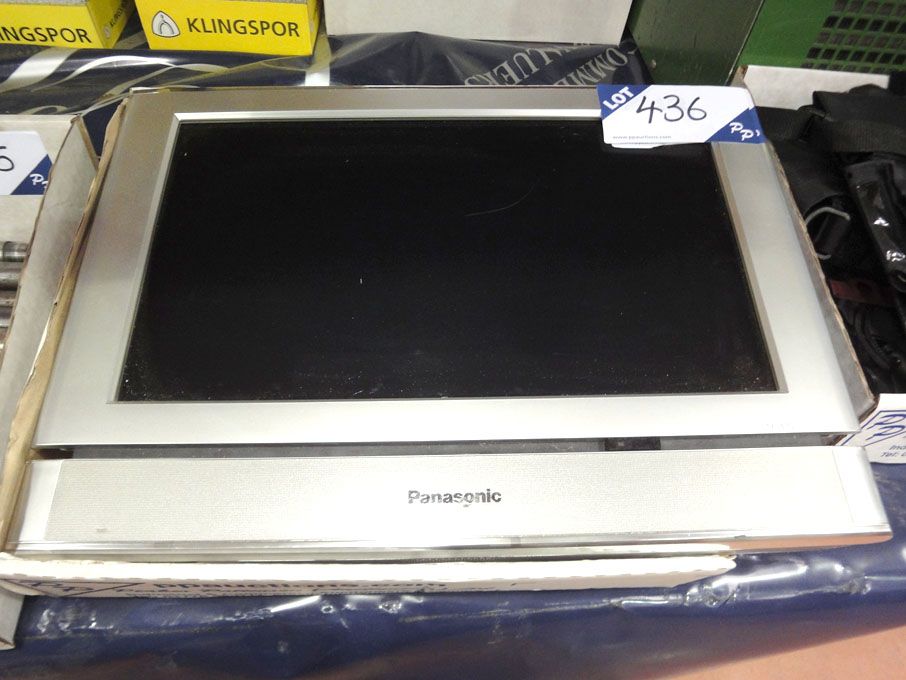 Panasonic TX-15LT2 LCD colour TV - Lot Located at...