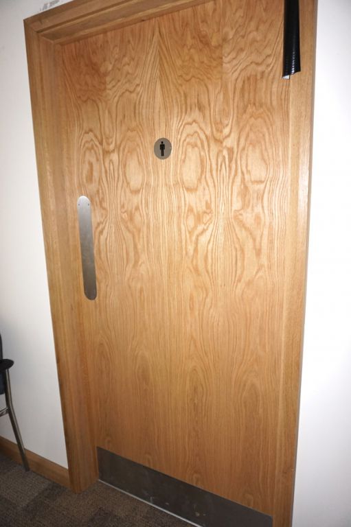 4x toilet / stores 36.5x80" approx light oak lamin...