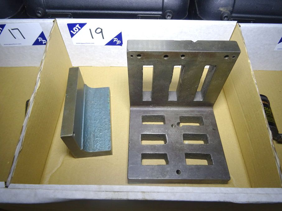 2x angle plates, 140x60mm, 150x150mm - Lot located...