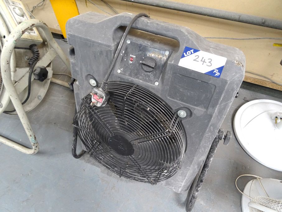 Similar 240v industrial floor type fan - Lot locat...