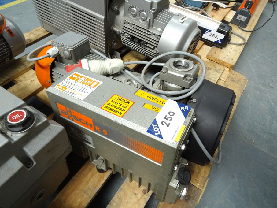Busch R5 vacuum pump (2010) - Lot located at: TSF,...