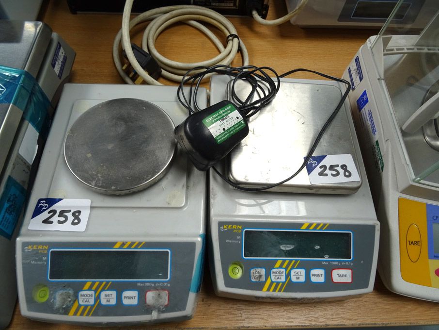 2x Kern PCB digital scales - Lot located at: TSF,...